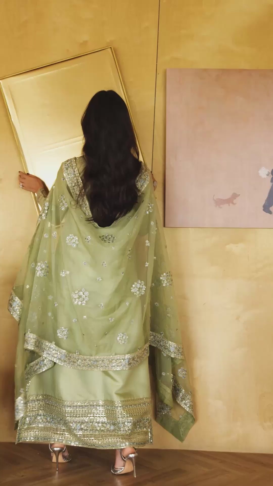 Woman wearing pista green Veha kurta with silver sequin dupatta border, Zarminay | Luxury Pret collection